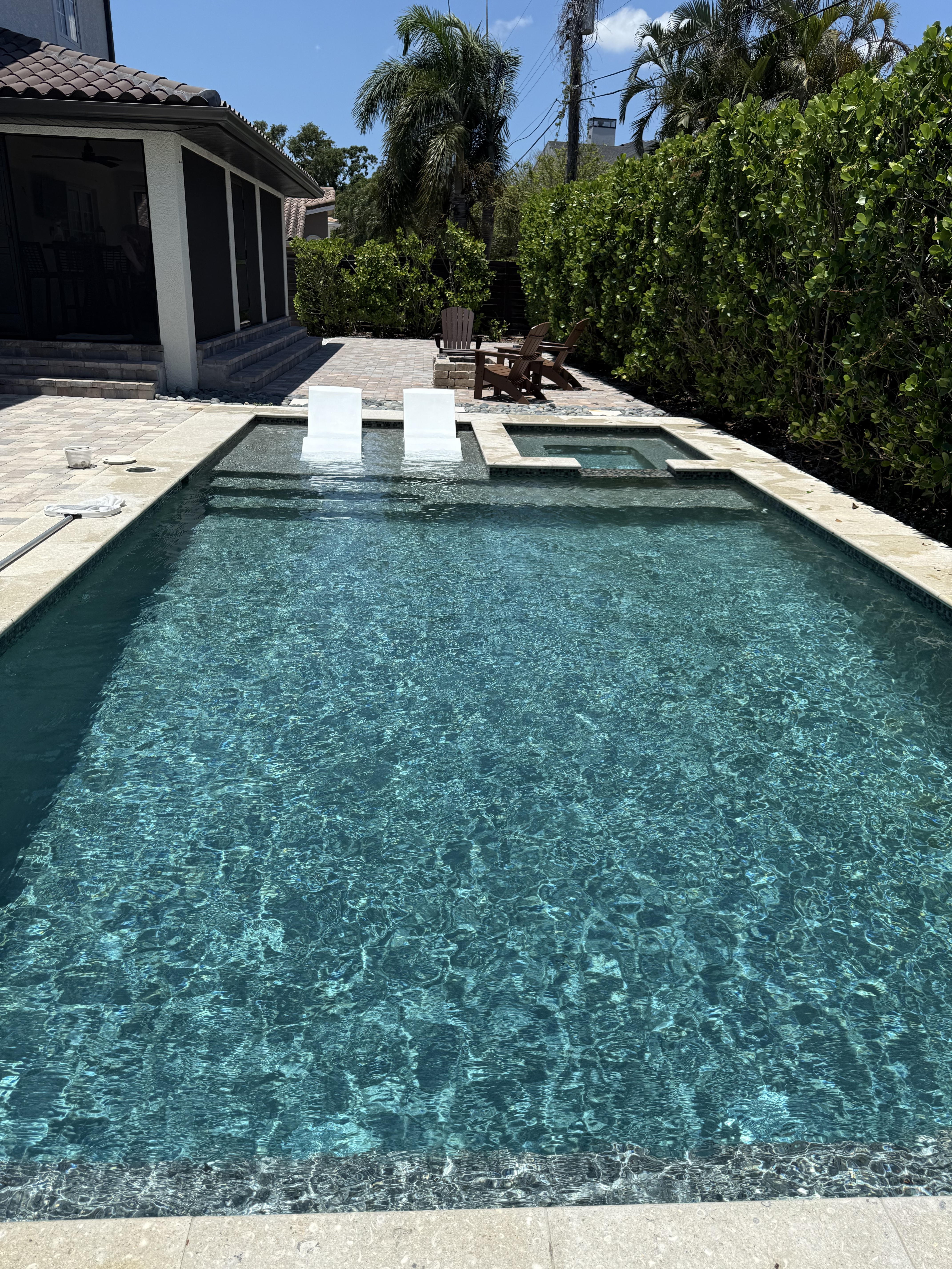 Long rectangular pool and spa, freshly serviced
